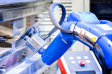 钣金行业资讯-采用机器人钣金折弯，钣金加工行业已经不再需要大批量的尺寸来使用机器人折弯机-大阳城在线登录入口-大阳城(中国)